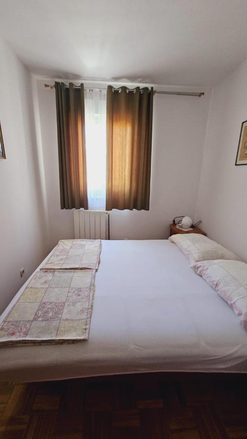 Apartment House Berry Примоштен Экстерьер фото