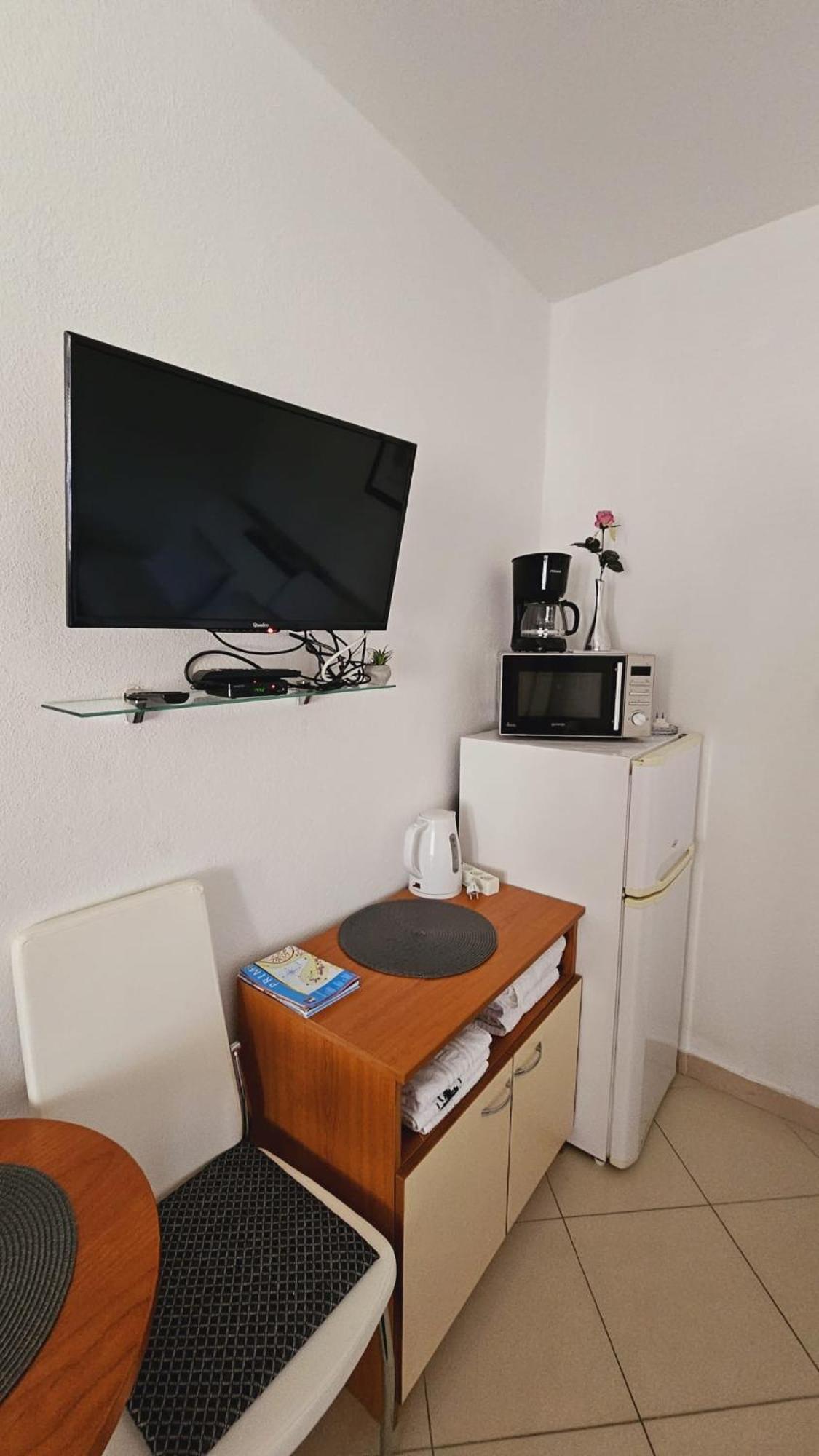 Apartment House Berry Примоштен Экстерьер фото