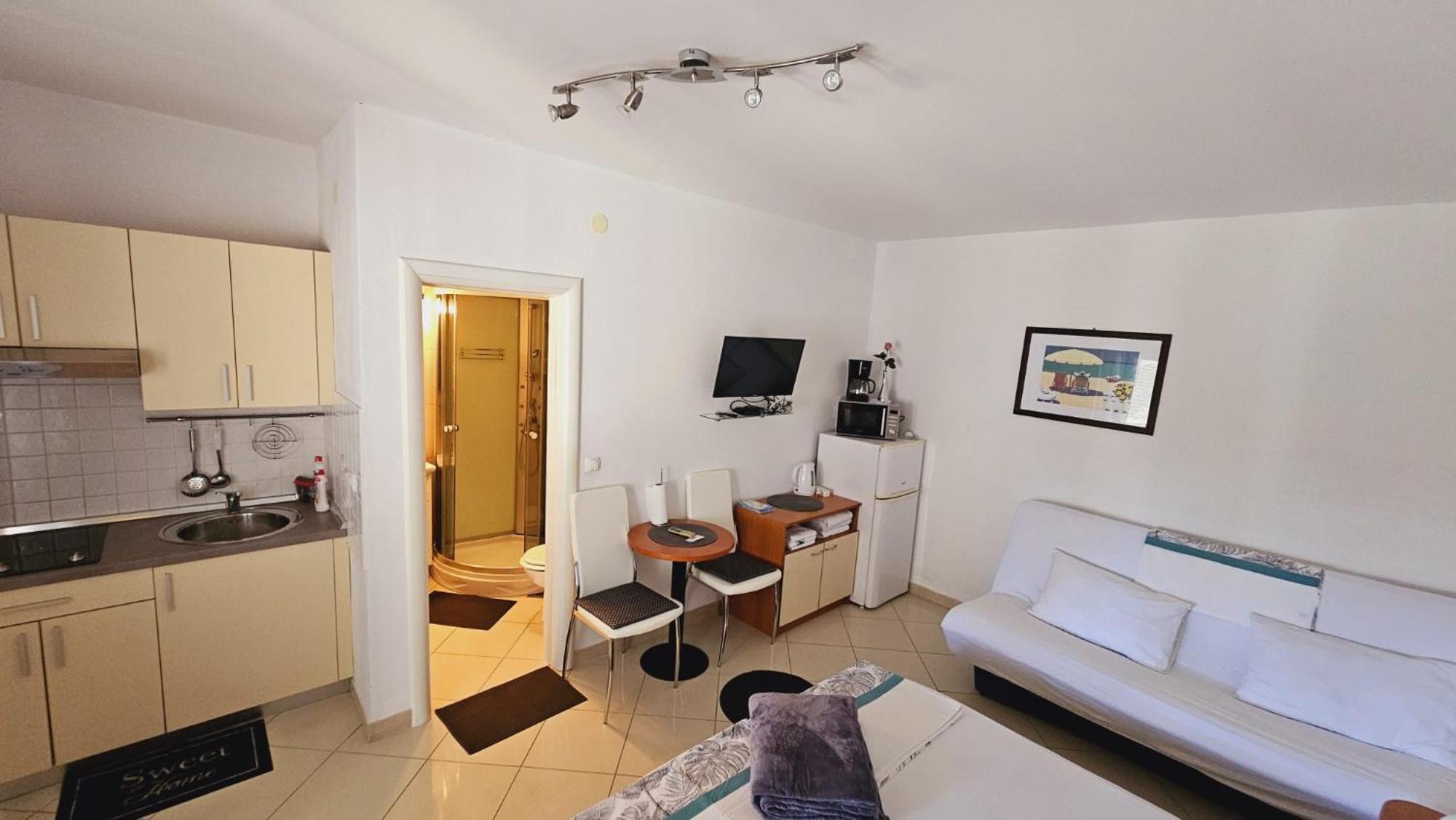 Apartment House Berry Примоштен Экстерьер фото