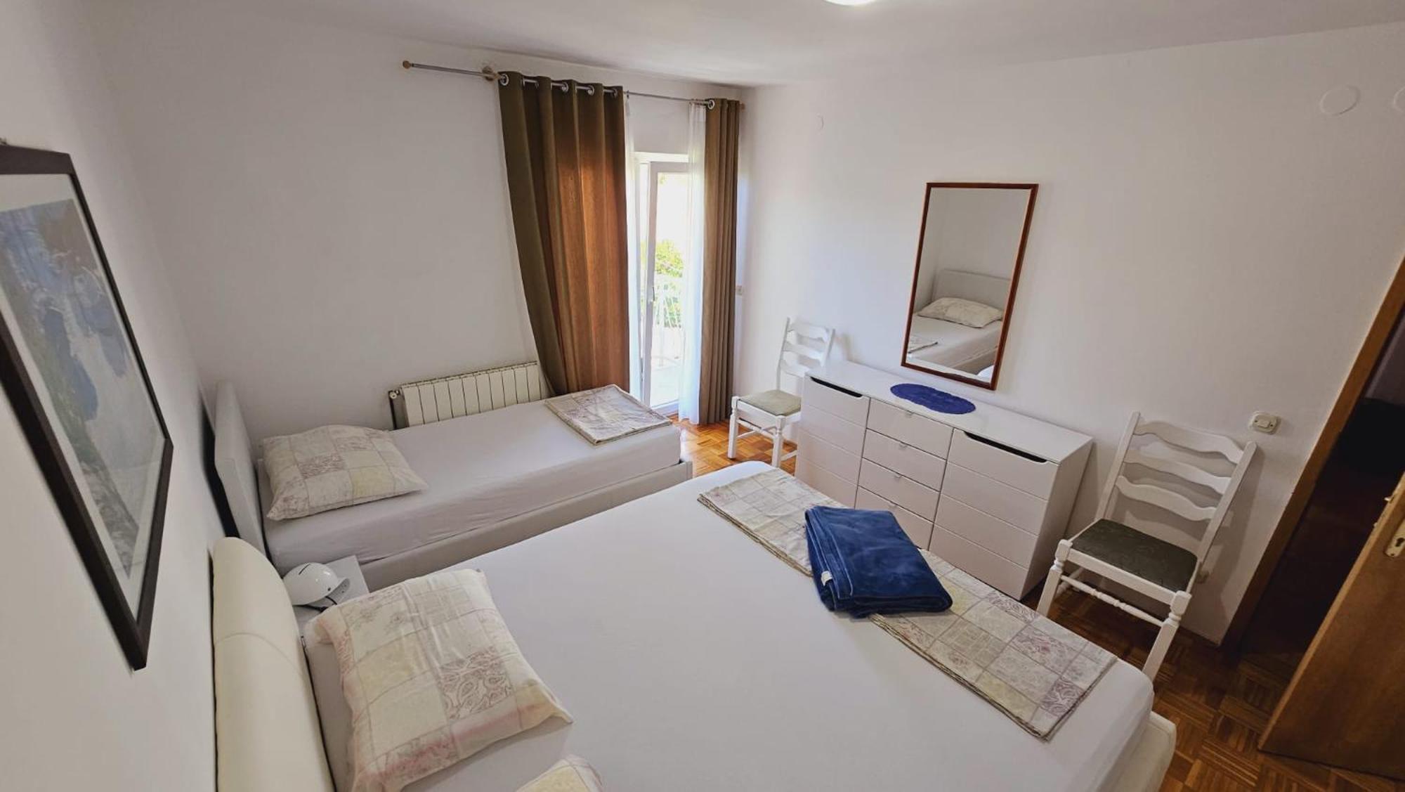 Apartment House Berry Примоштен Экстерьер фото