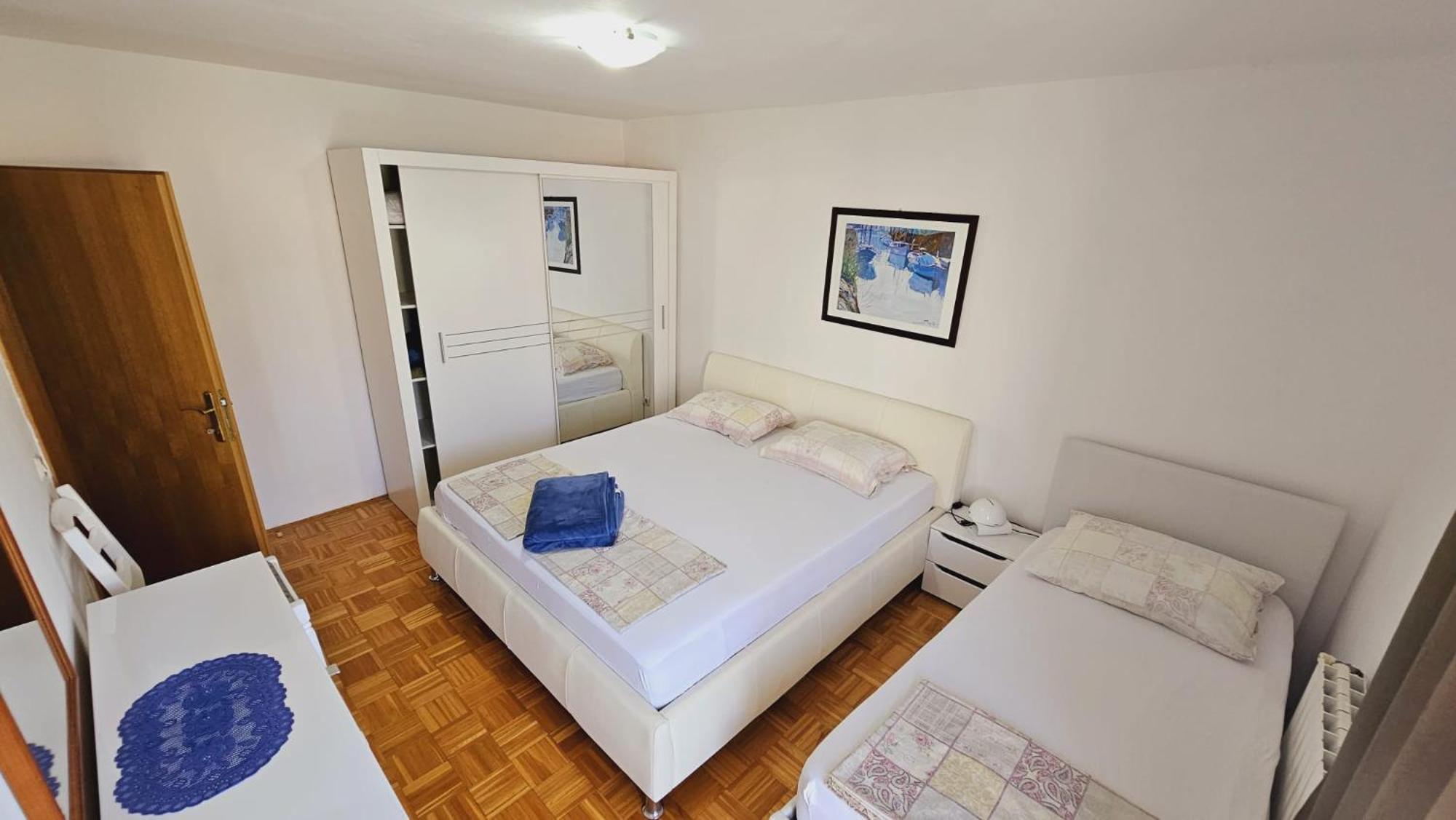 Apartment House Berry Примоштен Экстерьер фото