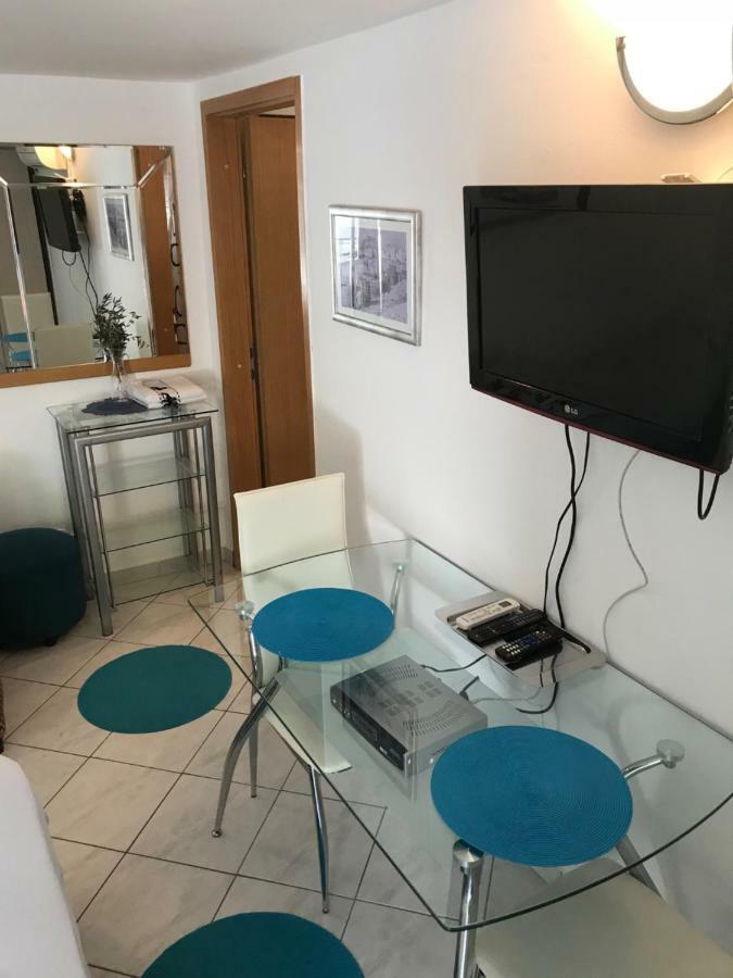 Apartment House Berry Примоштен Экстерьер фото
